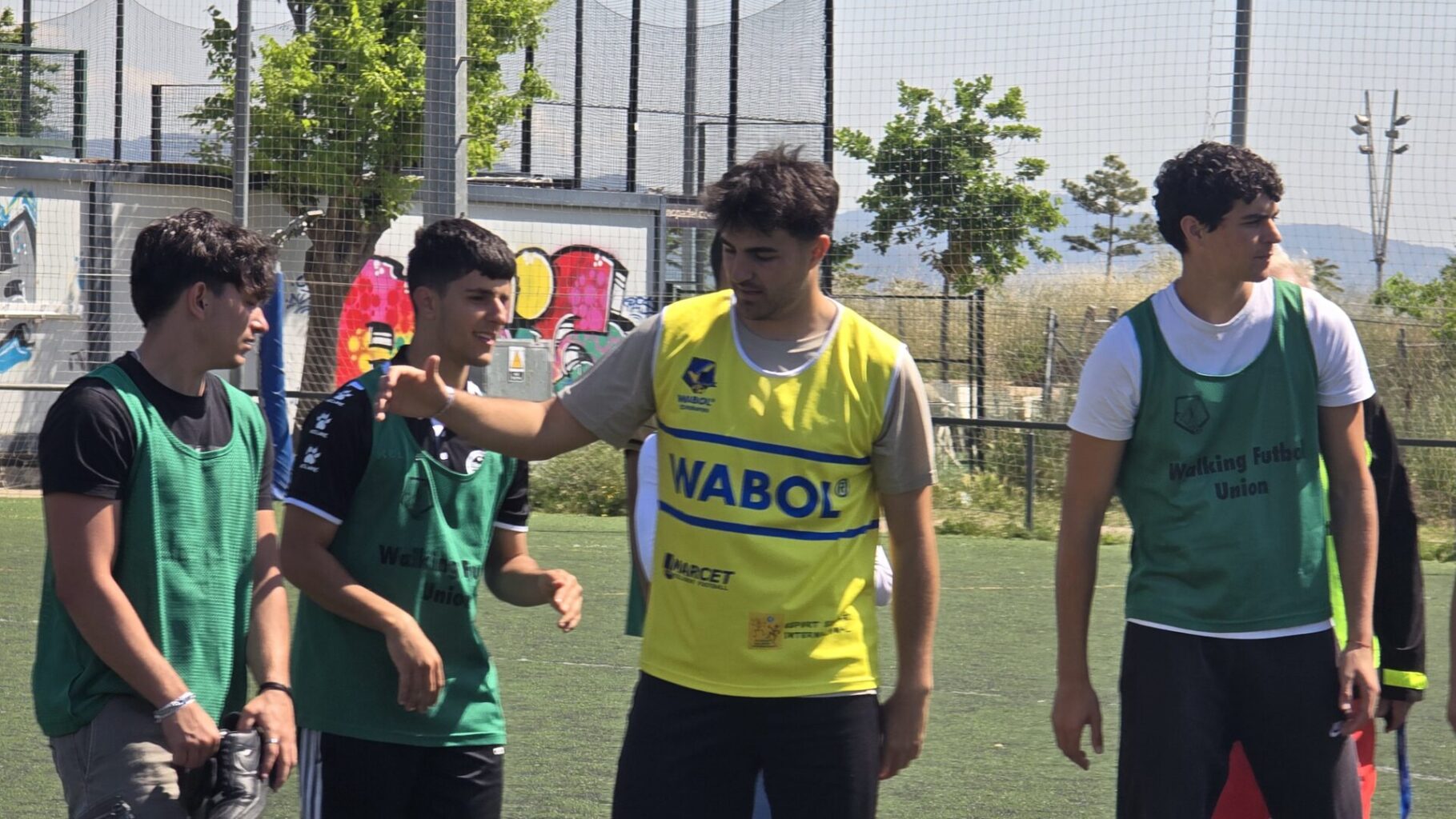La comunidad WABOL comparte una sesión de deporte caminando · foto 3